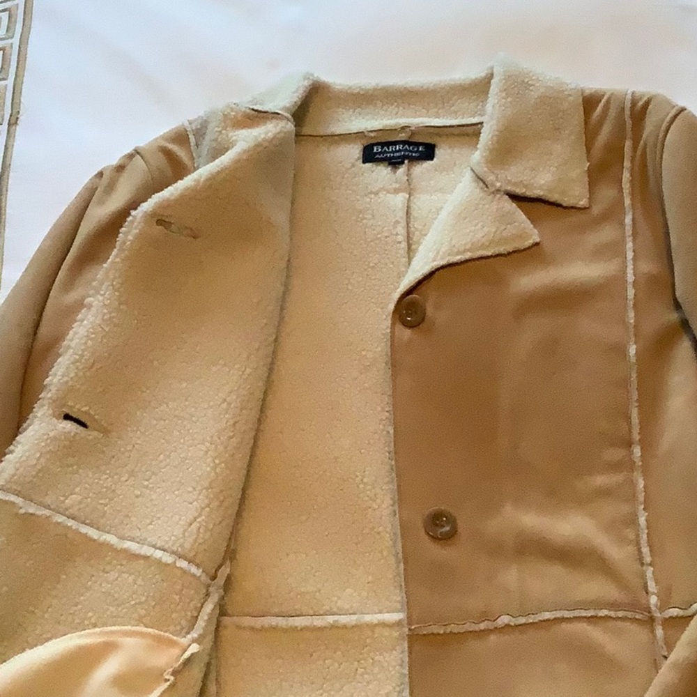 Coat - Picture 3 of 6